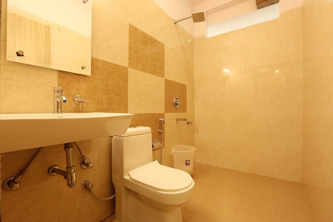 Plazzo Hotel Ню Делхи Екстериор снимка