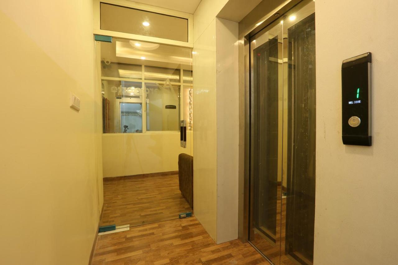 Plazzo Hotel Ню Делхи Екстериор снимка
